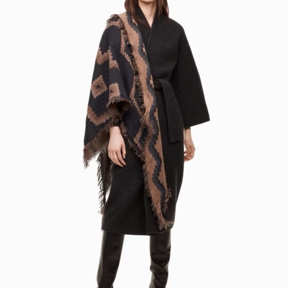 Wilfred Aritzia Diamond Mosaic Aztec Wool Blanket Scarf in Peniche